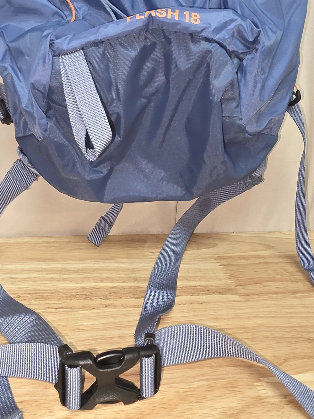 REI Flash 18 Pack in Blue with Orange Accents